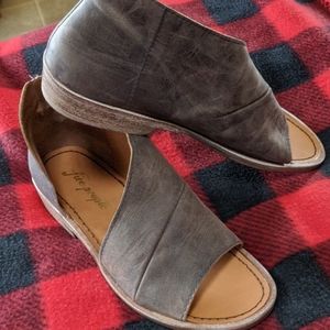 NWOT Gray Mont Blanc Free People flats